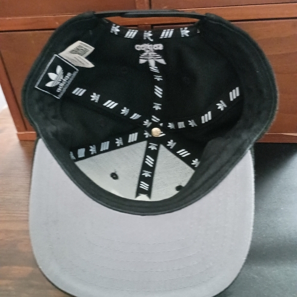 Boys Adidas Adjustable Black Ball Cap - Picture 3 of 5